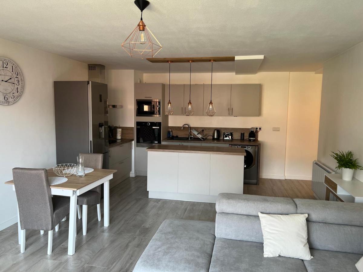 Appartement Entre Lacs, Montagnes Et Stations De Ski 博讷维尔 外观 照片